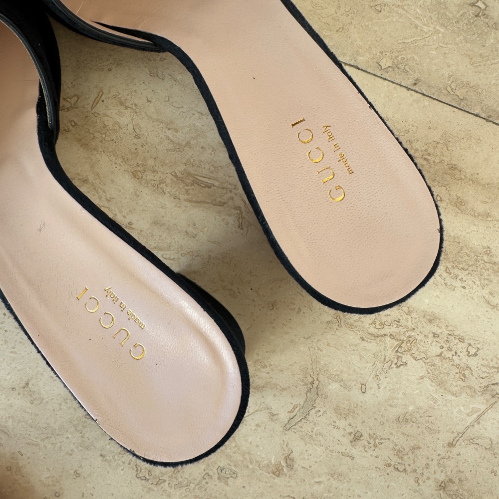 Gucci Velvet Mid-Heel Slide Bee Pearl Sandals - Picture 5 of 9